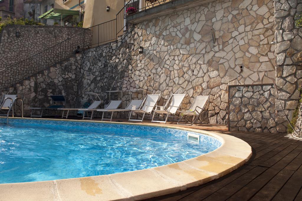 Residence Zelzar Vietri Rum bild
